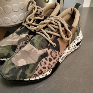 Steve Madden  Cliff Sneakers
